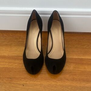 Gucci Black open toe heels in velvet